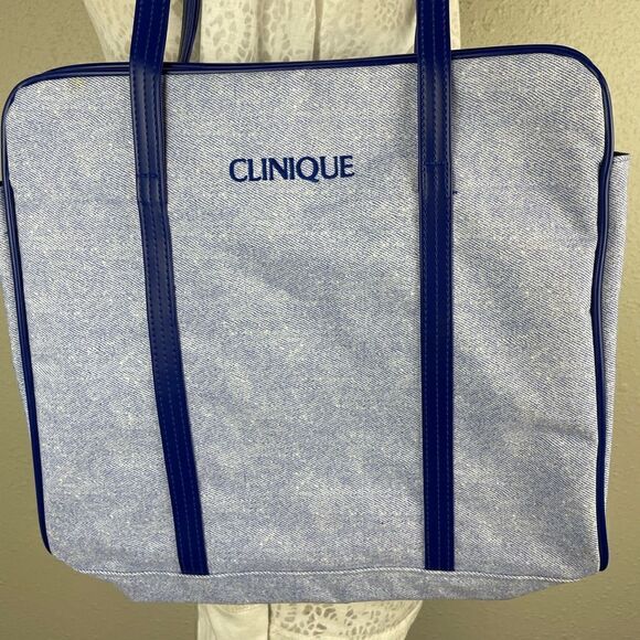 Clinique Gift Bag EUC - Picture 2 of 6